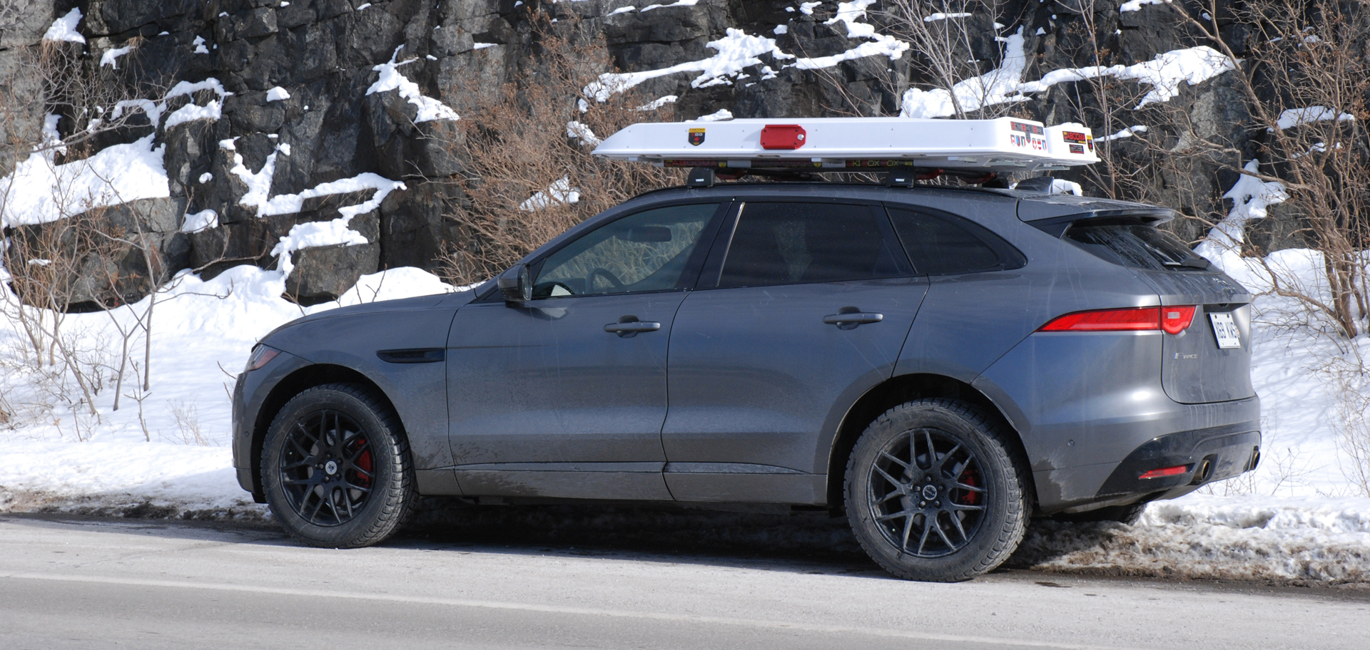 labooma installed jag f-pace 2